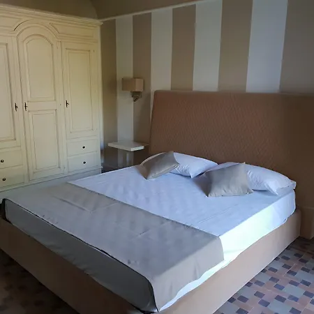 Natia Hotel Mottola