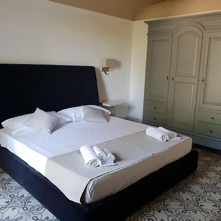 Natia Hotel