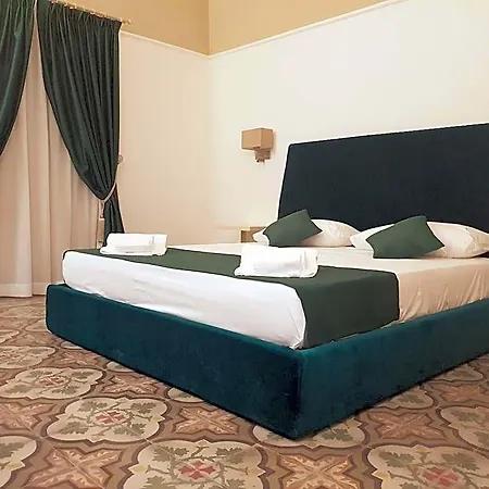 Natia Hotel 4*