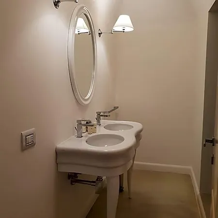 Natia Hotel