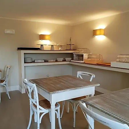 Natia Hotel 4*