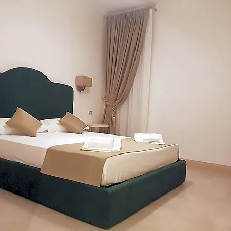 Hotel Natia 4*