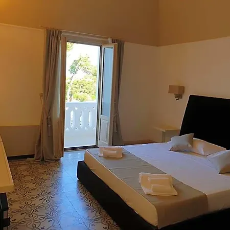 Natia Hotel