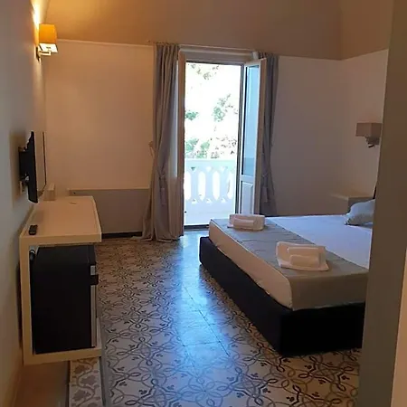 Natia Hotel