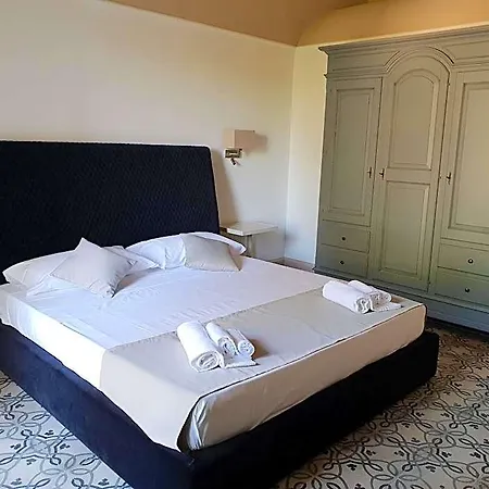 Natia 4* Mottola
