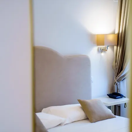 Hotel Natia 4*