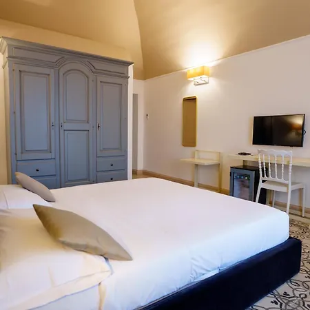 Natia Hotel Mottola