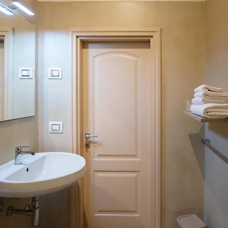 Natia Hotel