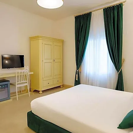 Natia Hotel Mottola